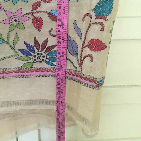 Hand embroidered multicoloured kantha work silk dupatta - Picture 3 of 5